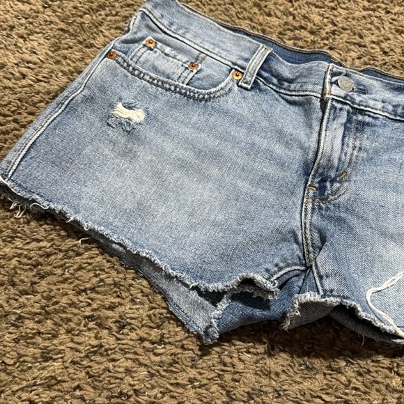 Levi jean shorts - Picture 2 of 6